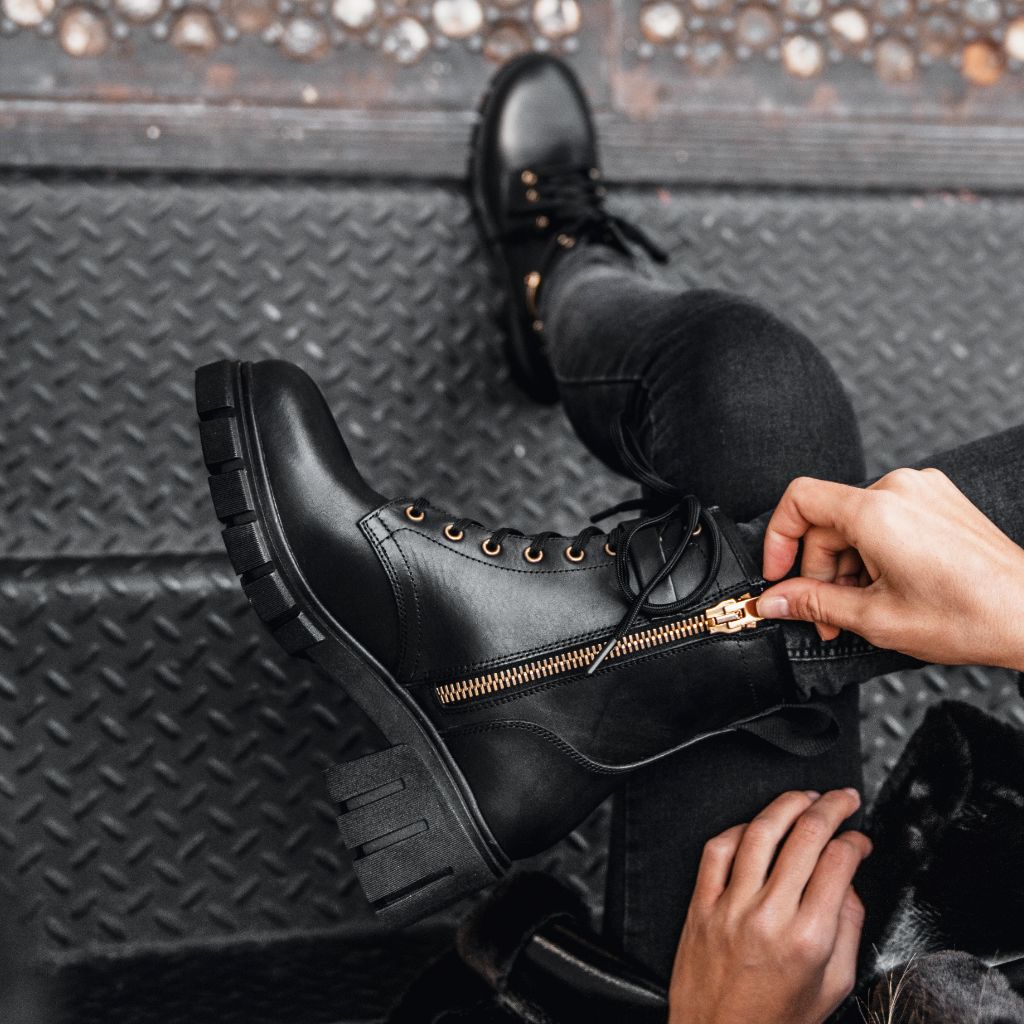 Women | Coda | Black & Gold
