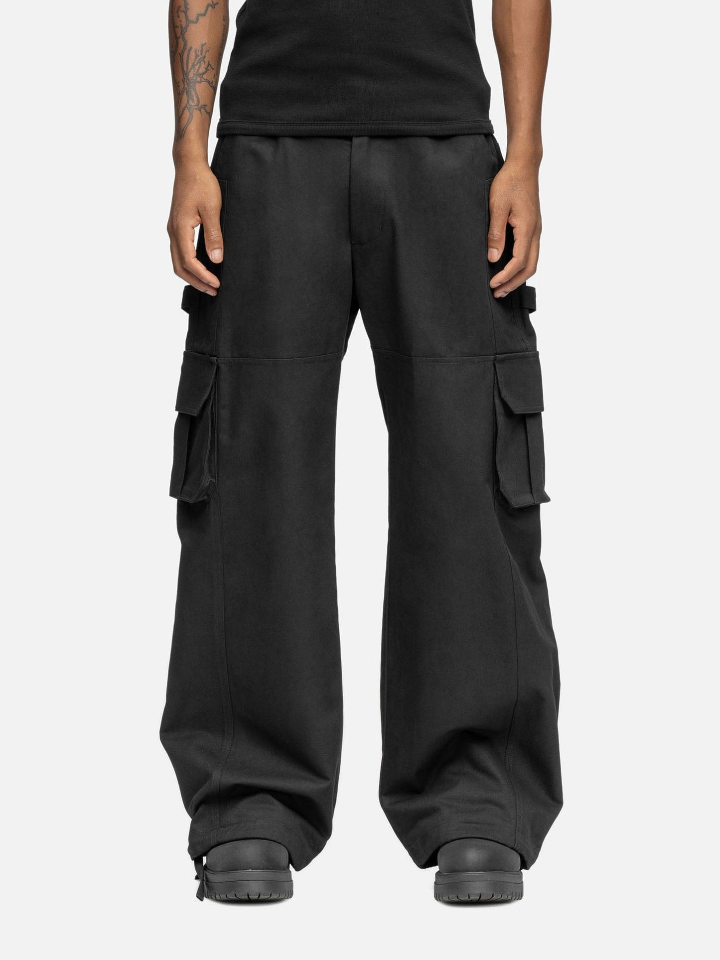 W1 CARGO BLACK