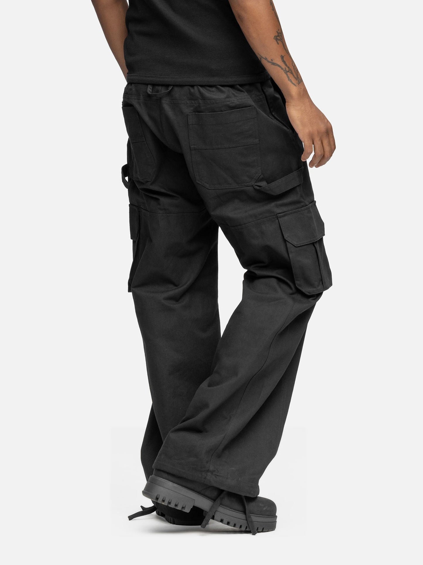 W1 CARGO BLACK