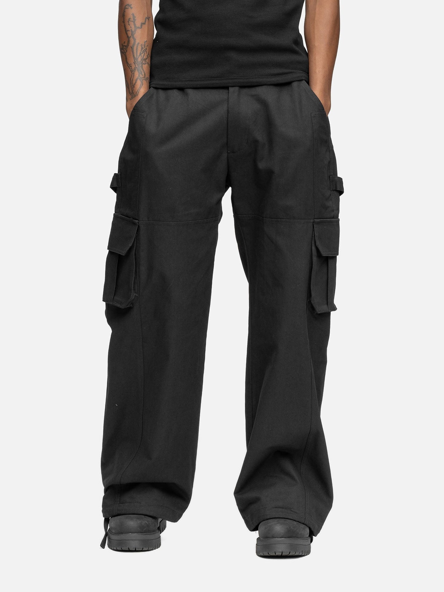 W1 CARGO BLACK