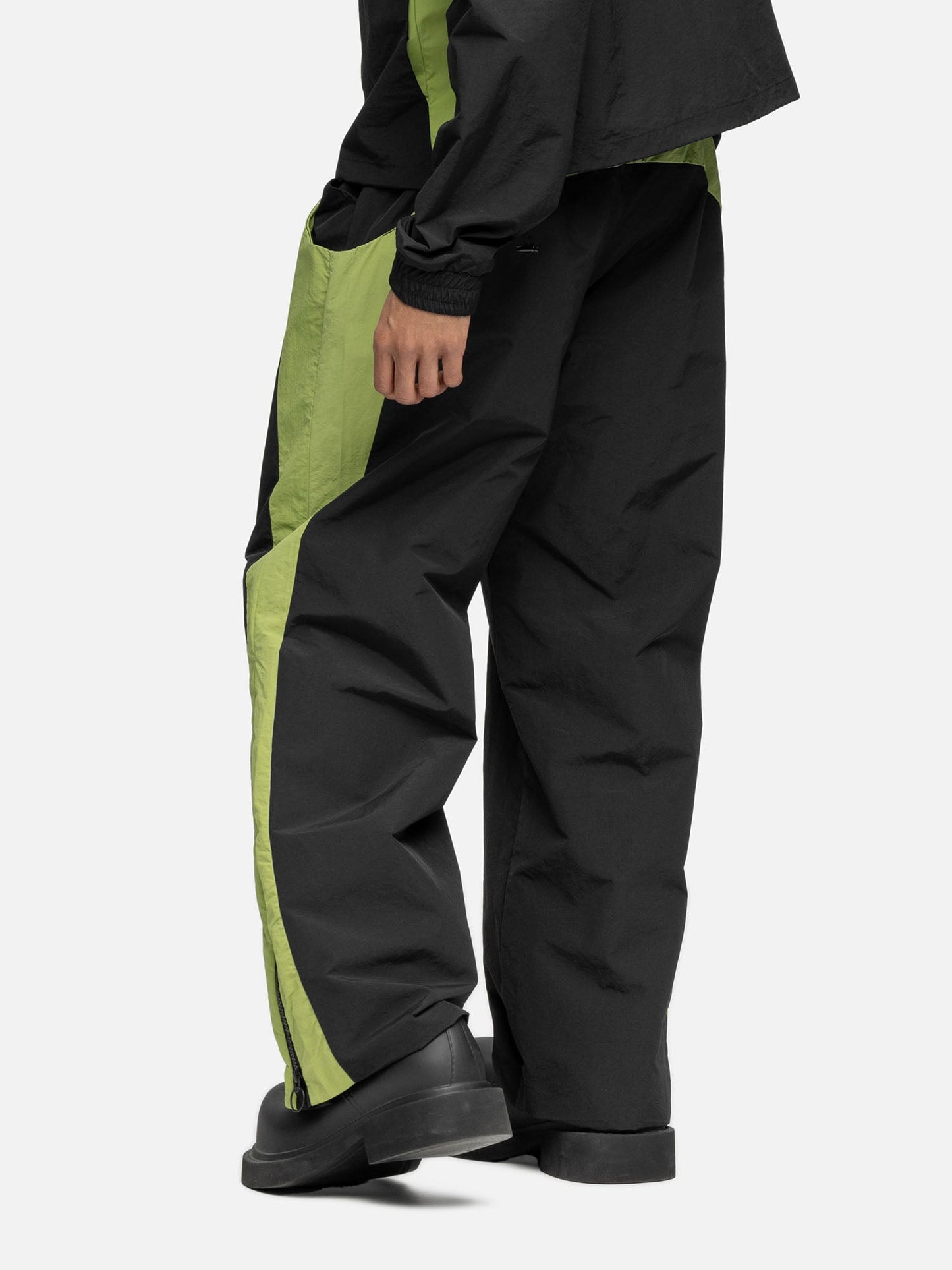 W2 CARGO BLACK