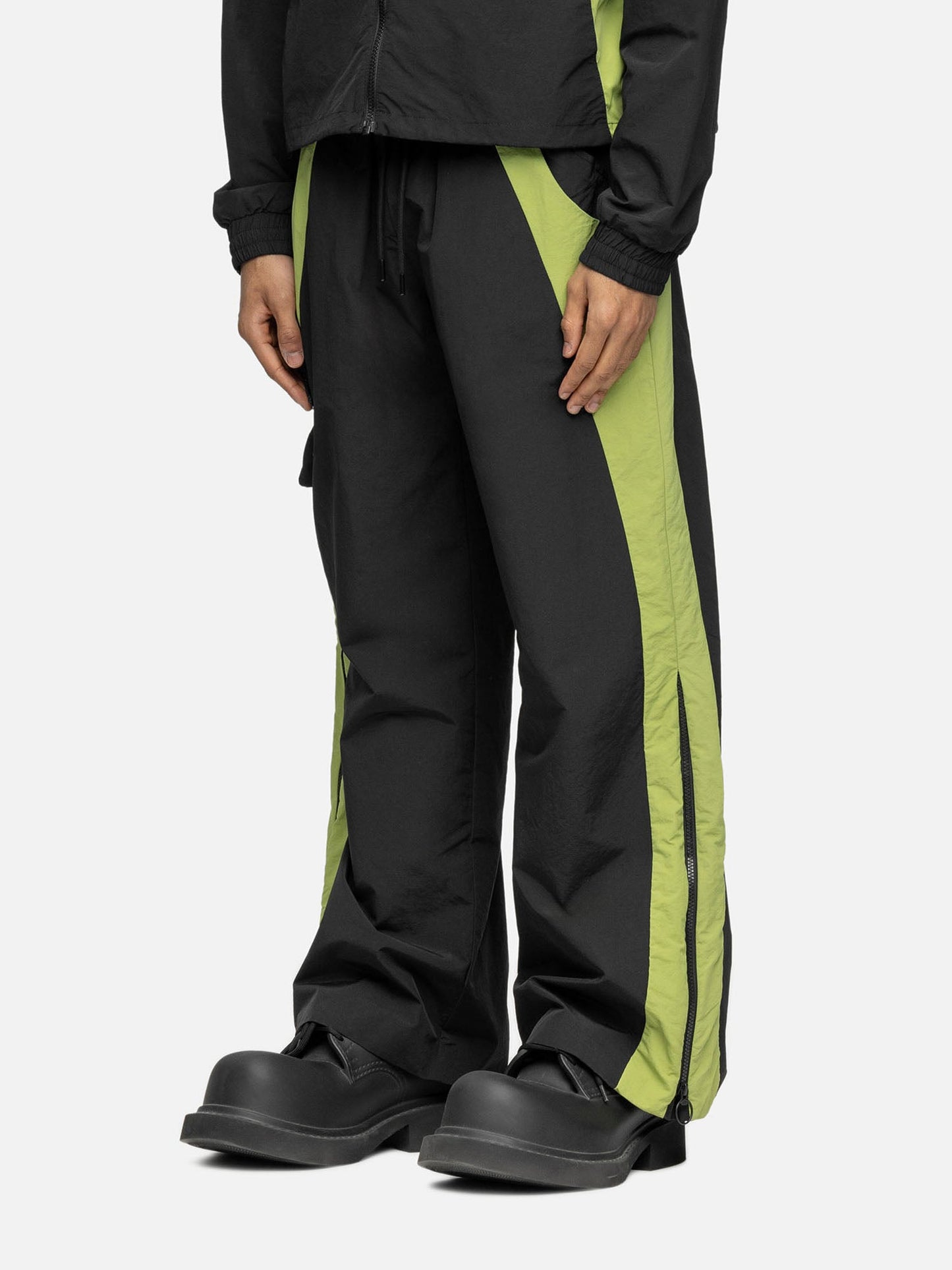 W2 CARGO BLACK