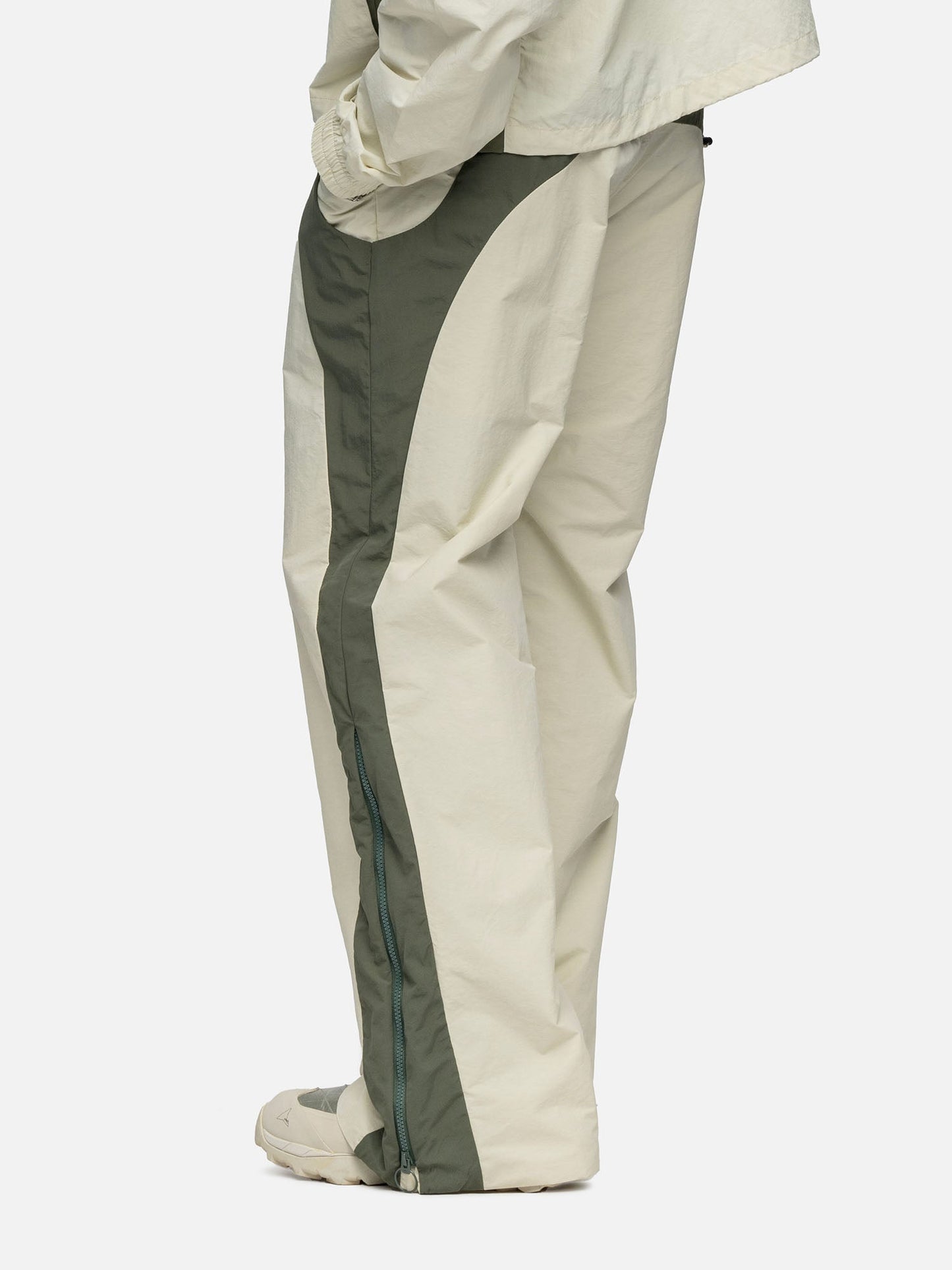W2 CARGO IVORY