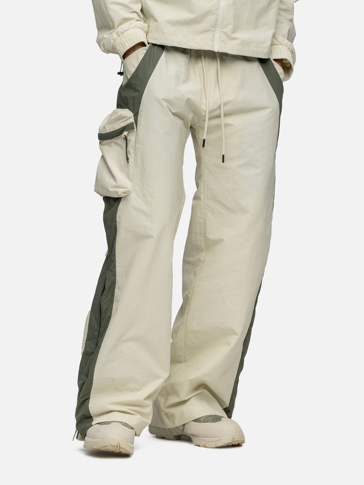 W2 CARGO IVORY