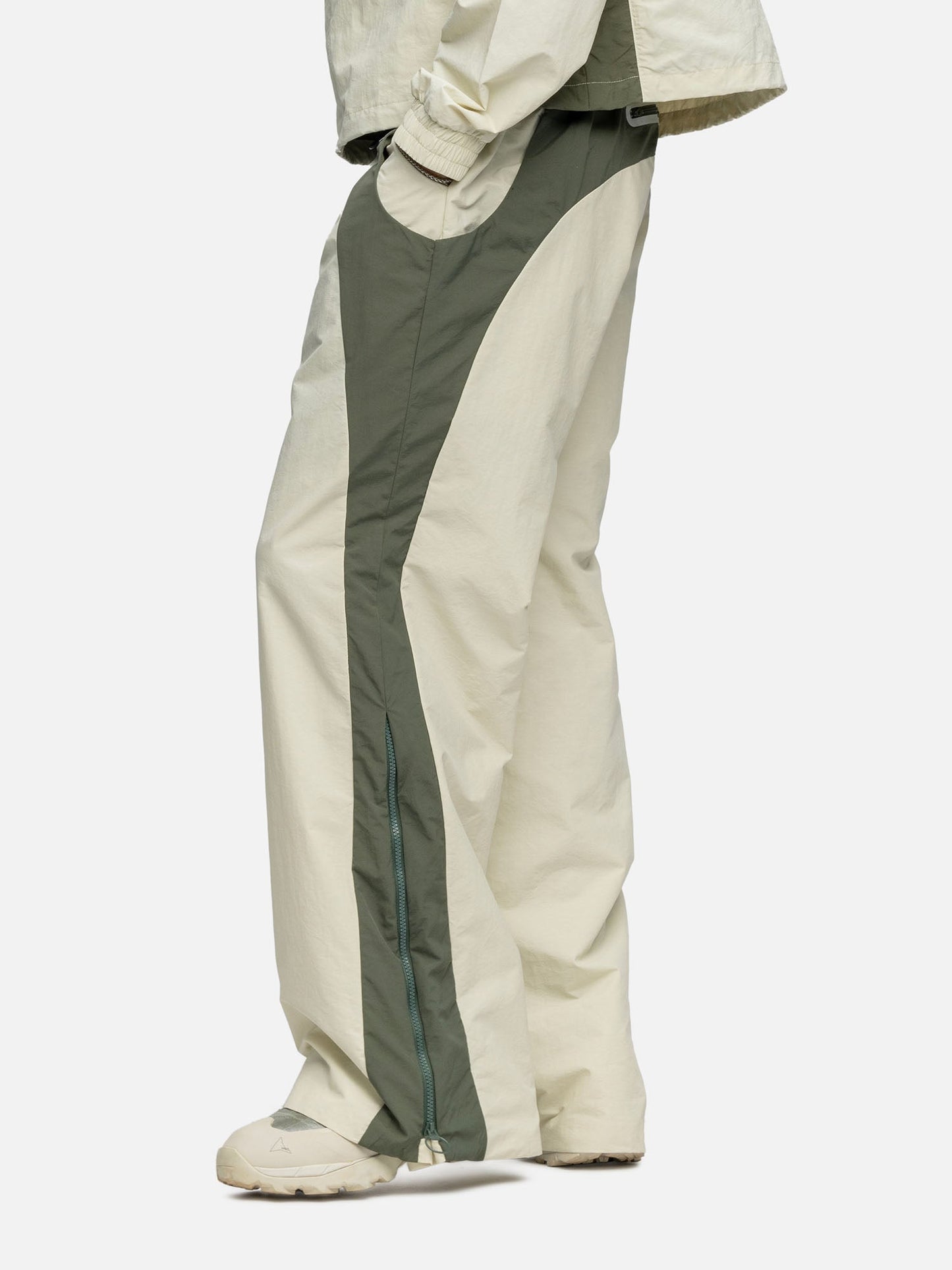 W2 CARGO IVORY