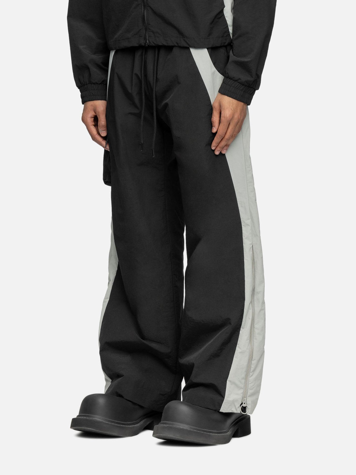 W2 CARGO MONO