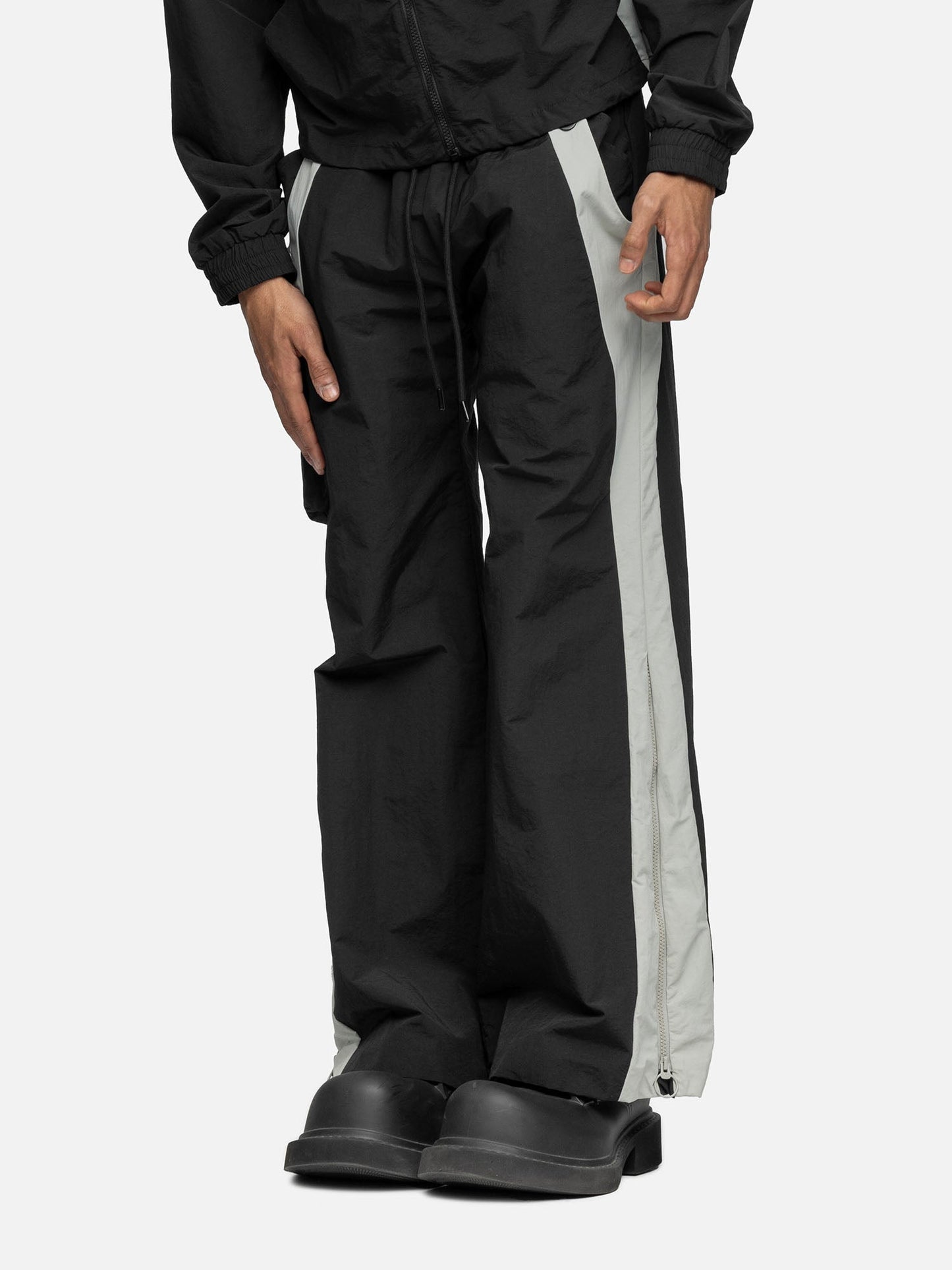 W2 CARGO MONO