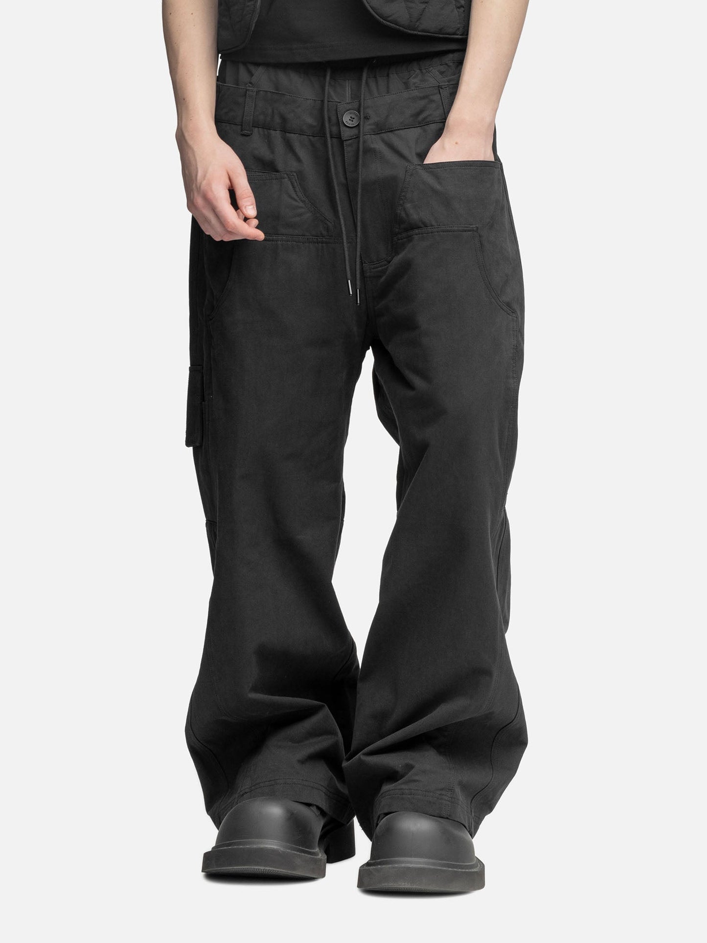 W4 CARGO BLACK