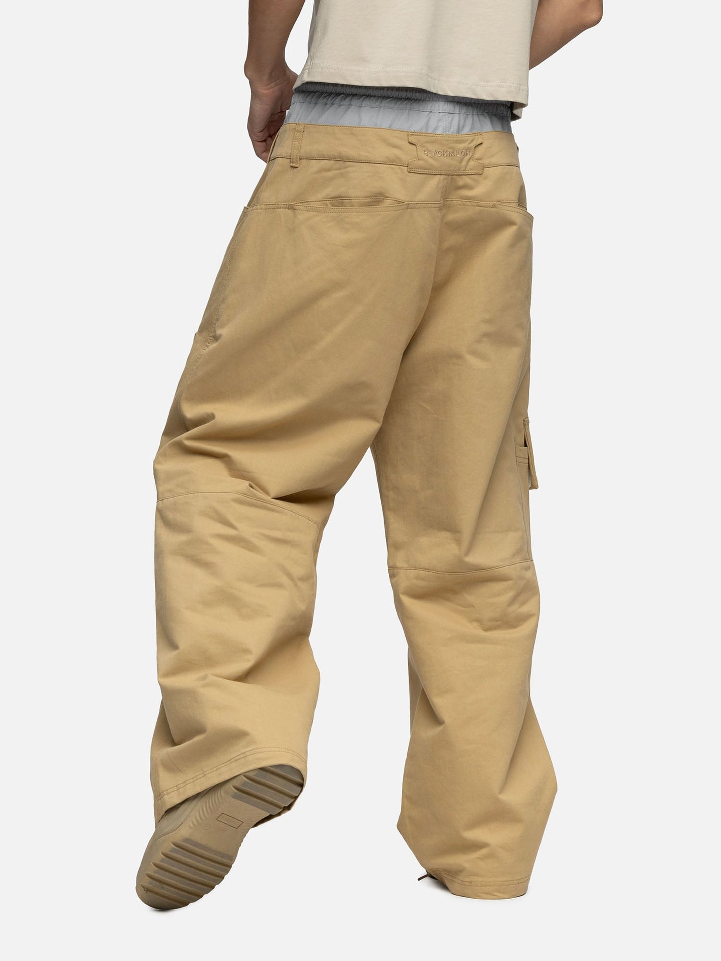 W4 CARGO DESERT