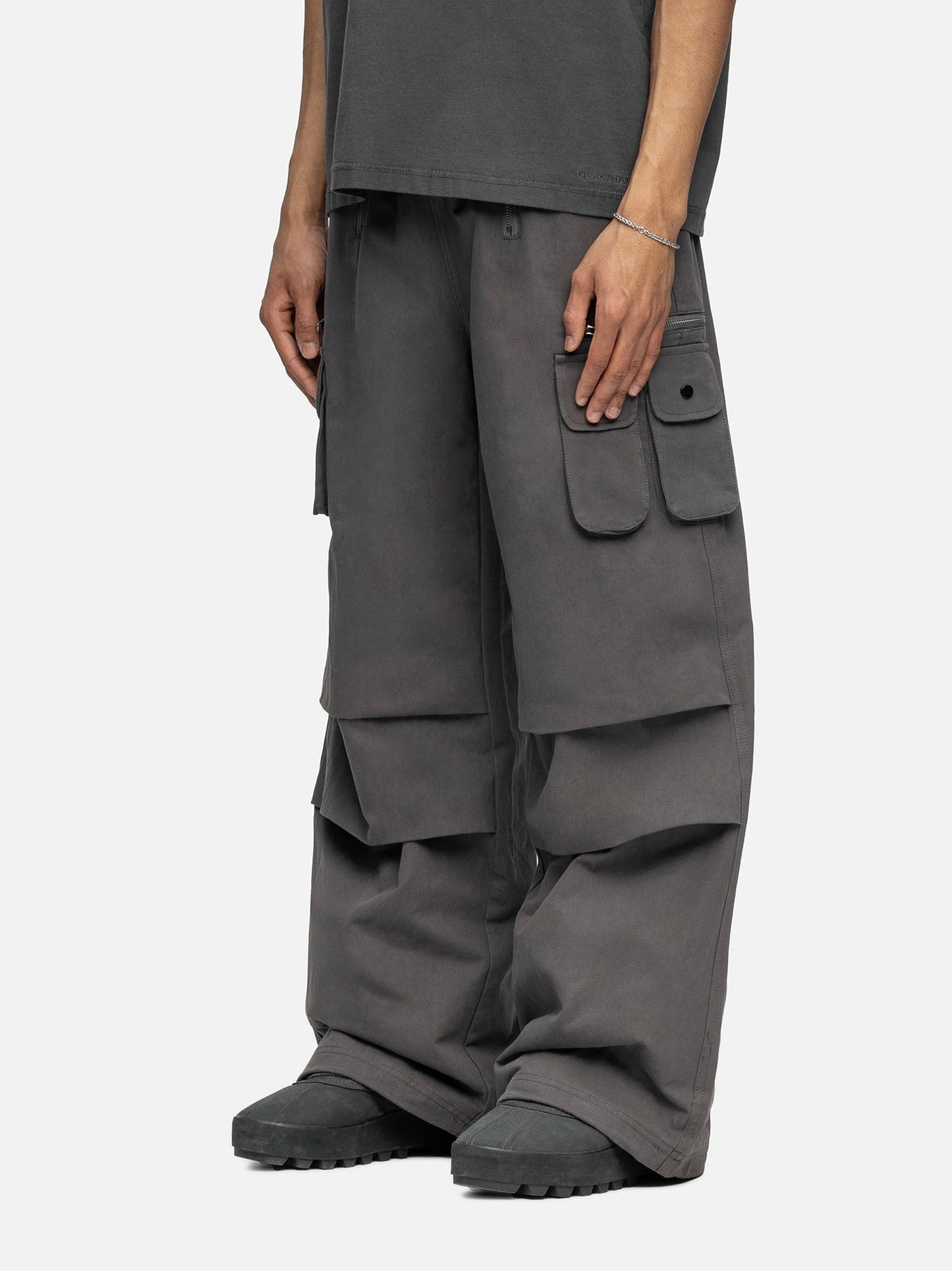W5 CARGO CHARCOAL