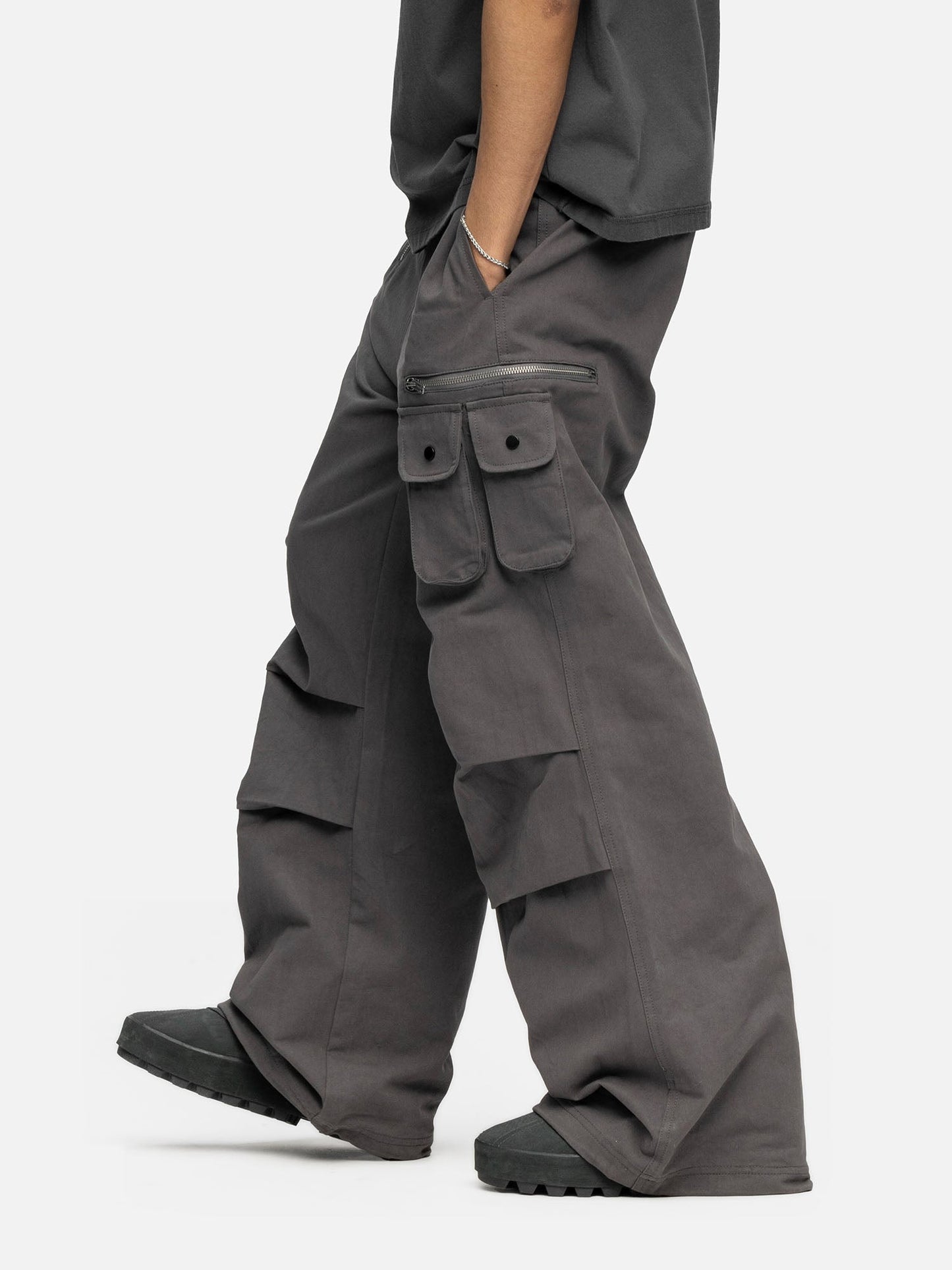 W5 CARGO CHARCOAL