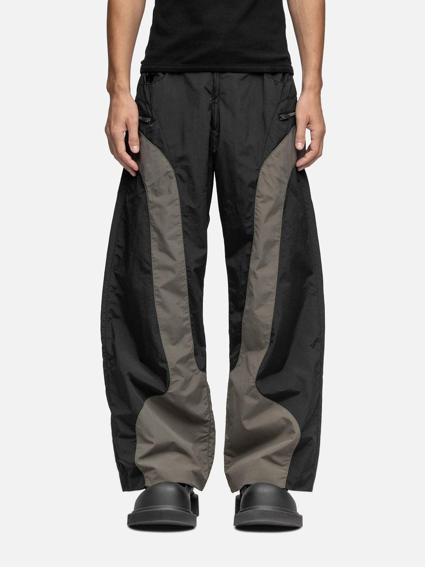 W7 CARGO BLACK