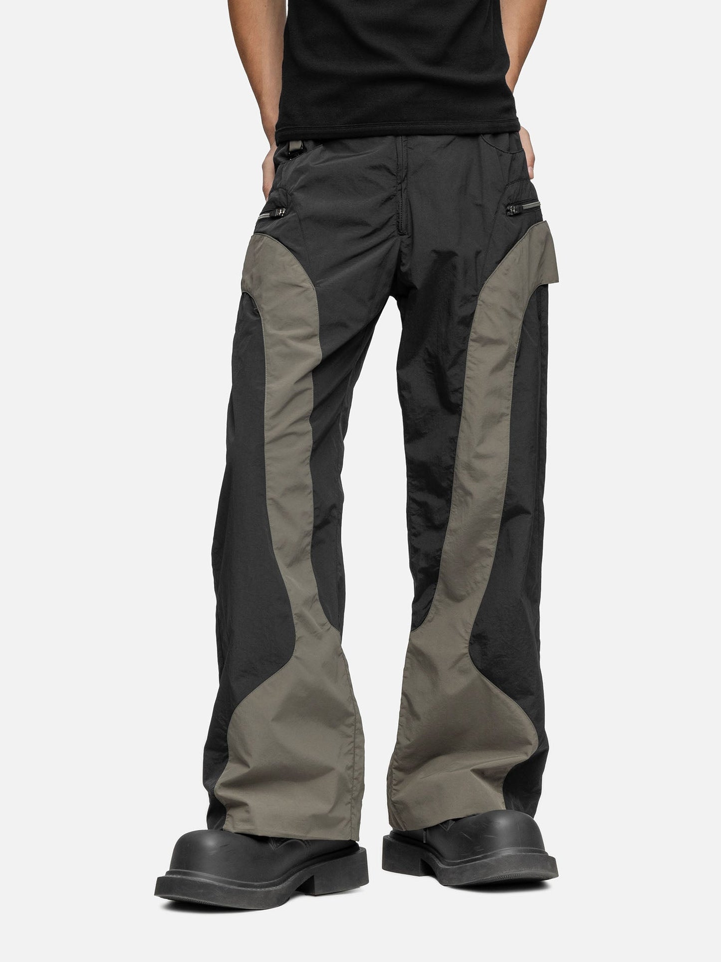 W7 CARGO BLACK