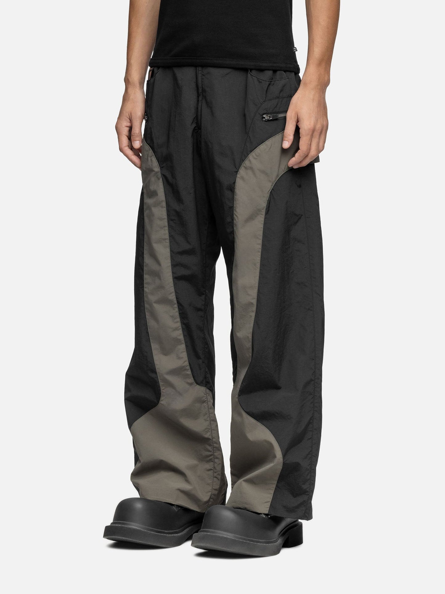 W7 CARGO BLACK