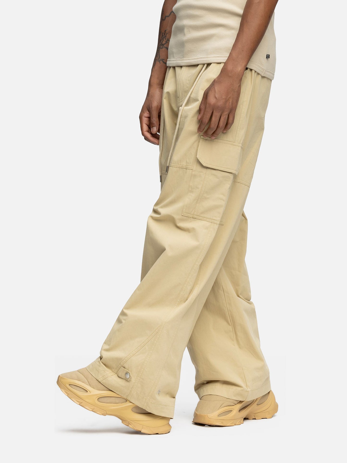 W8 CARGO KHAKI