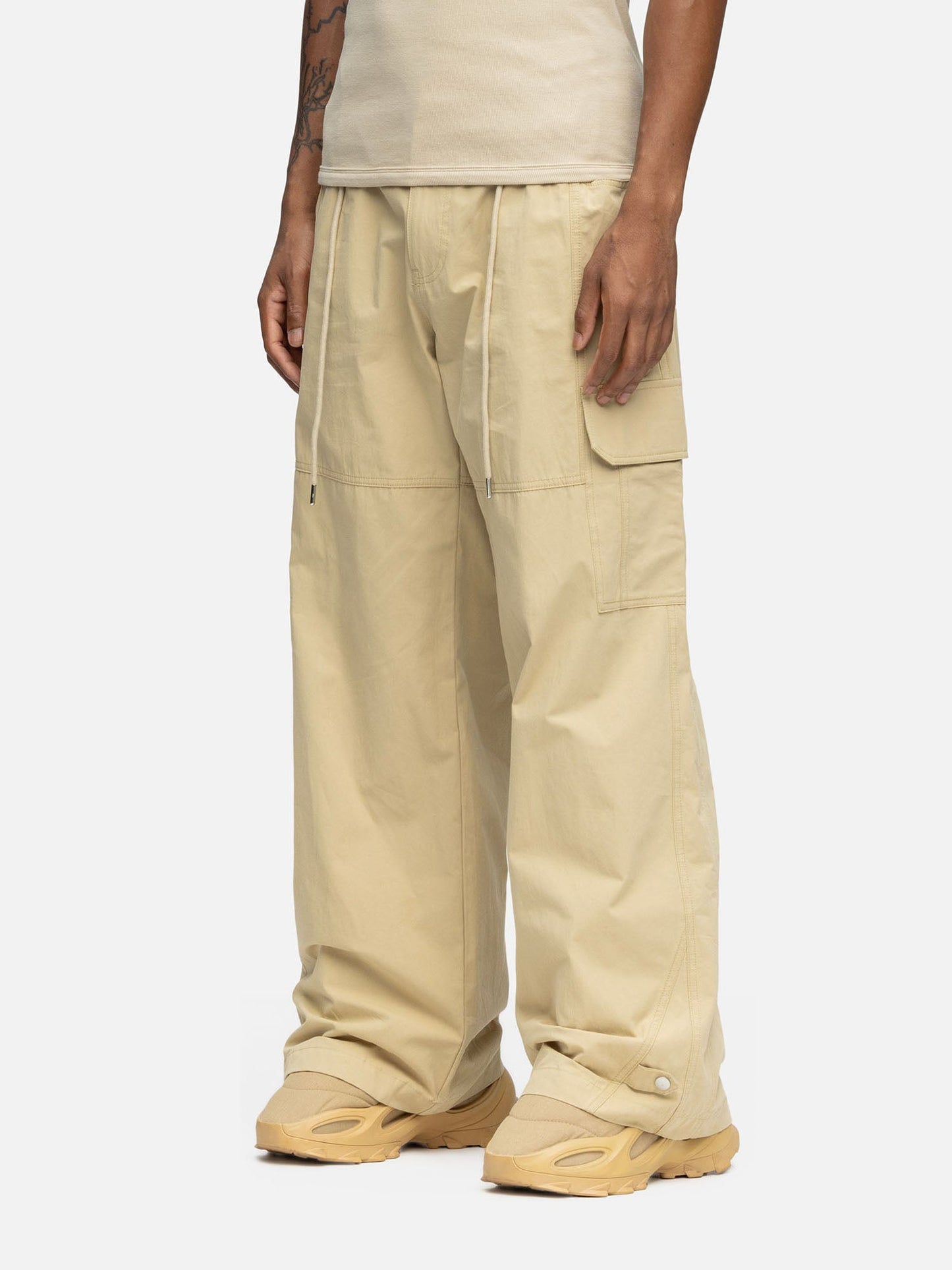 W8 CARGO KHAKI