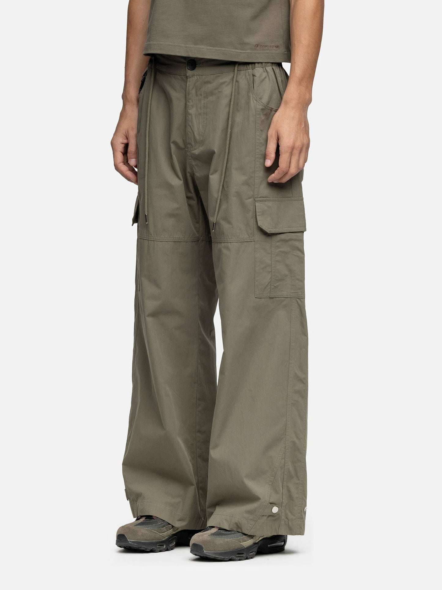 W8 CARGO MILITARY