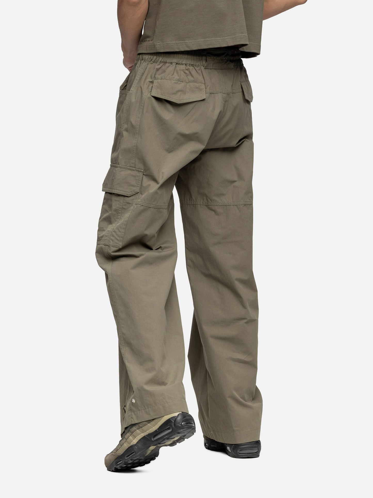W8 CARGO MILITARY