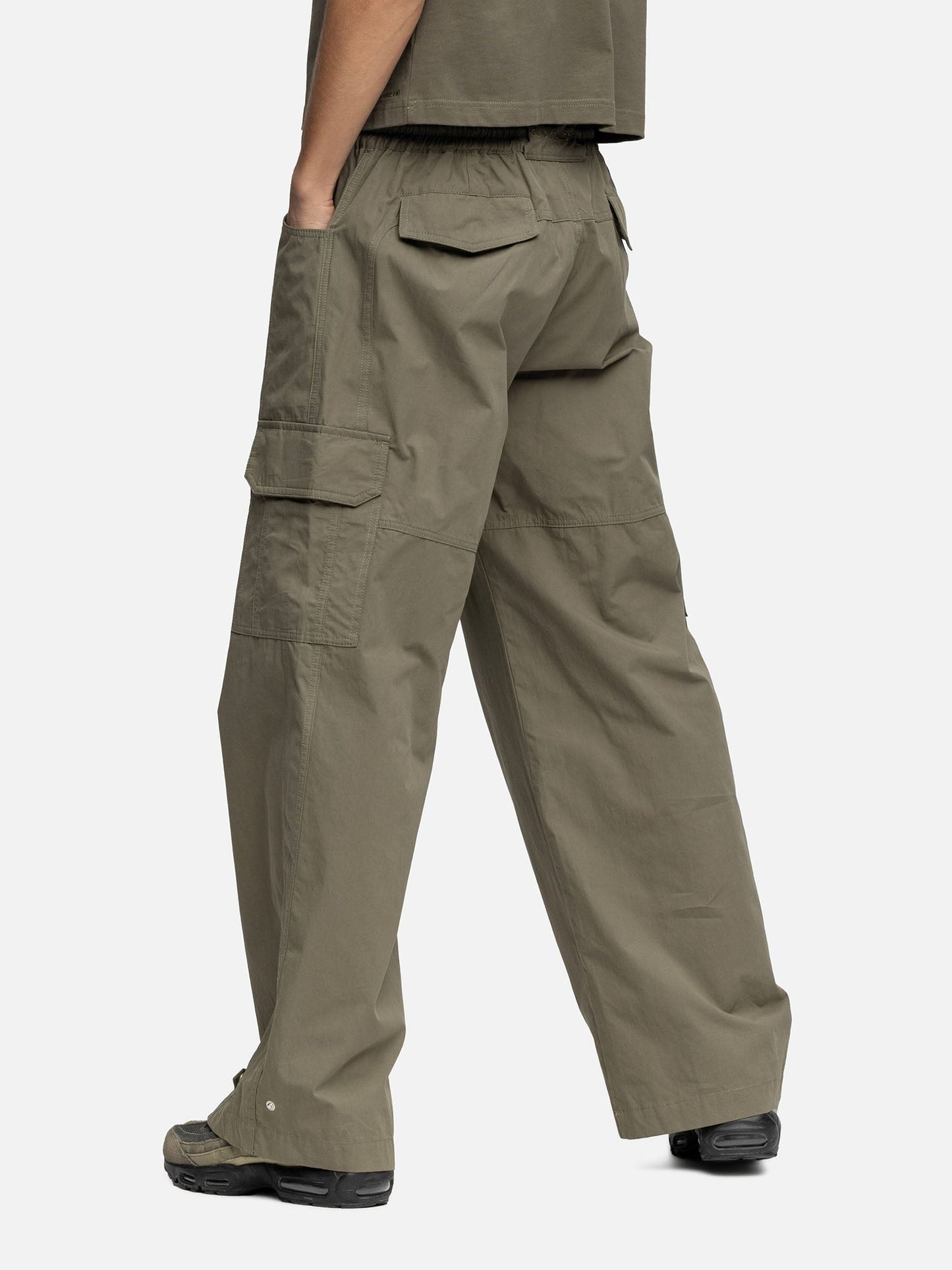 W8 CARGO MILITARY