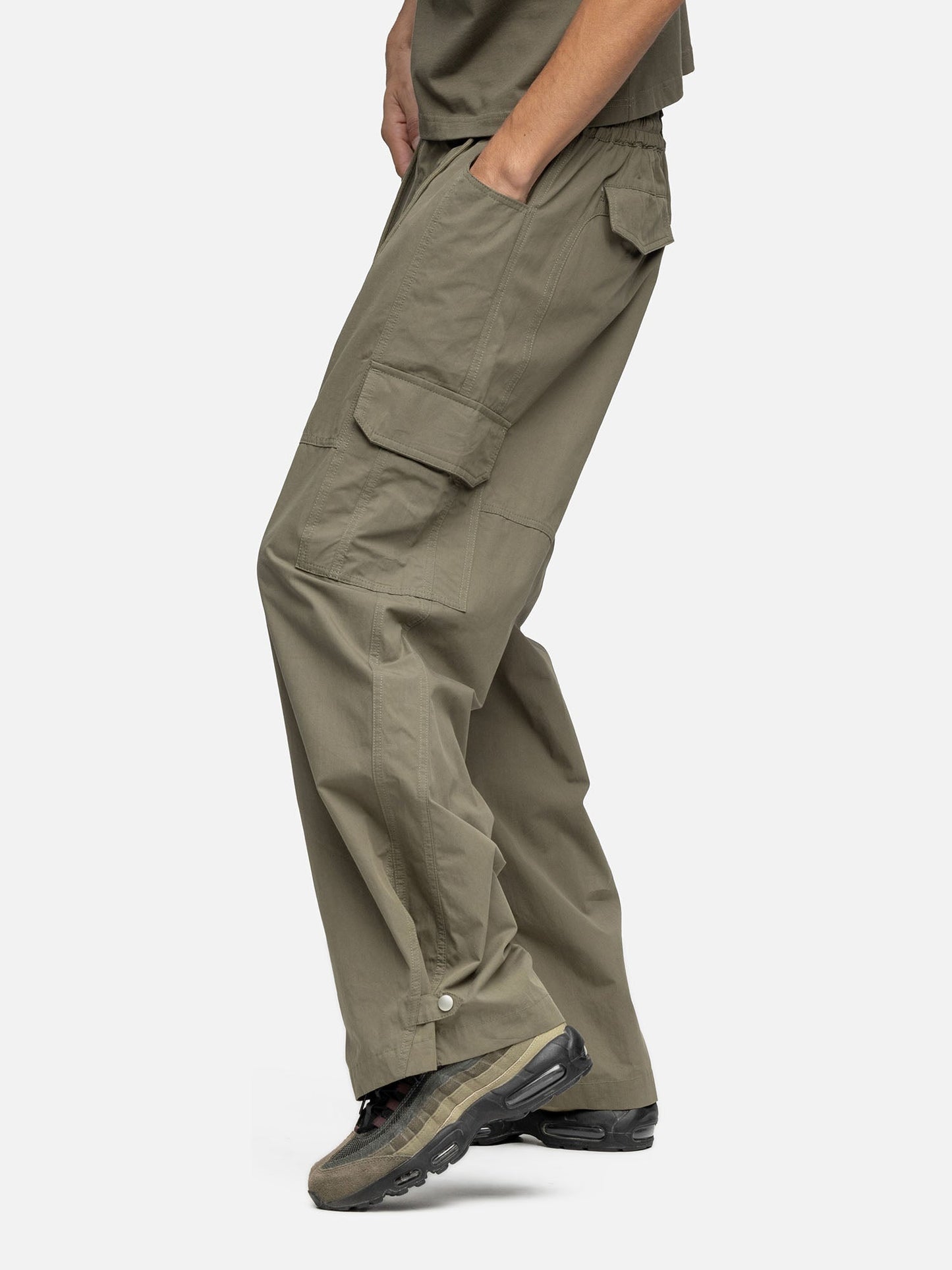 W8 CARGO MILITARY