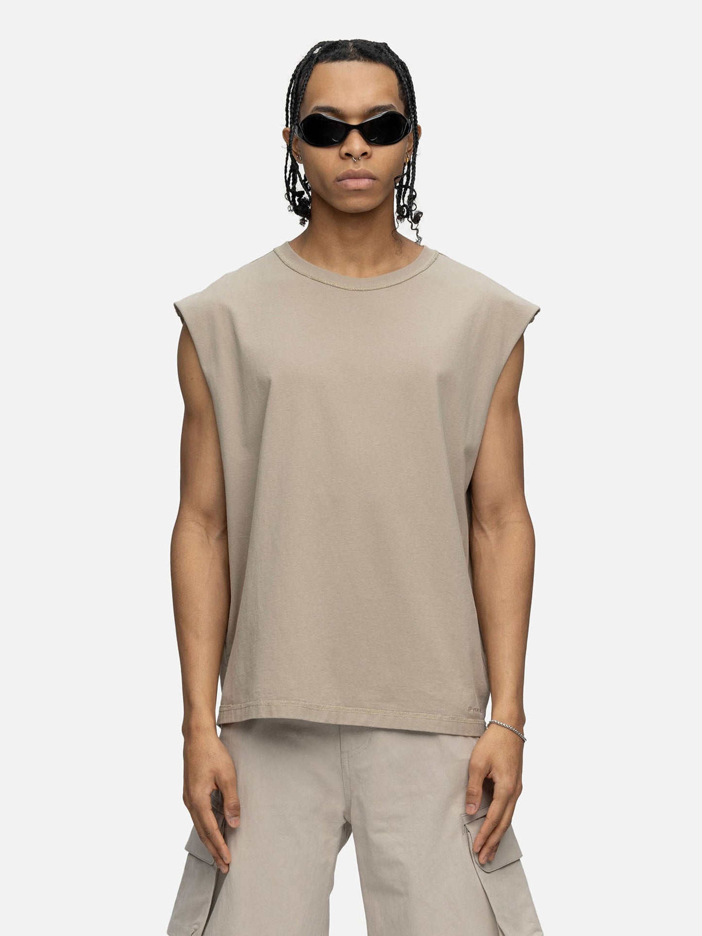 SLEEVELESS T-SHIRT CEMENT
