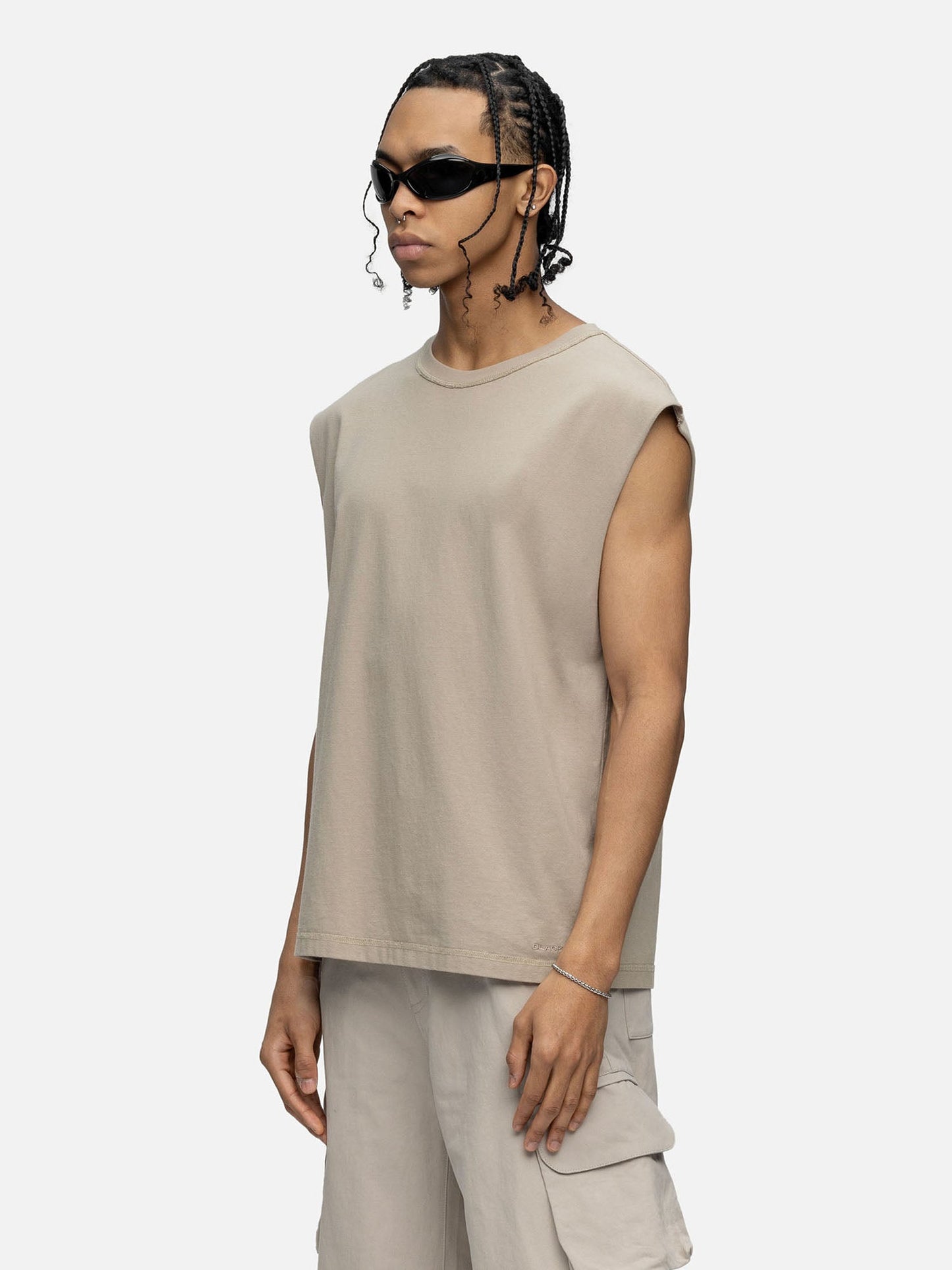 SLEEVELESS T-SHIRT CEMENT